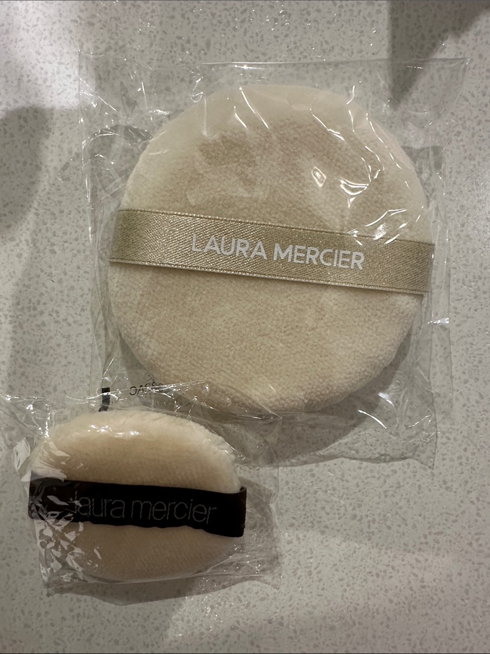laura mercier Powder Puffs - Set of 2
